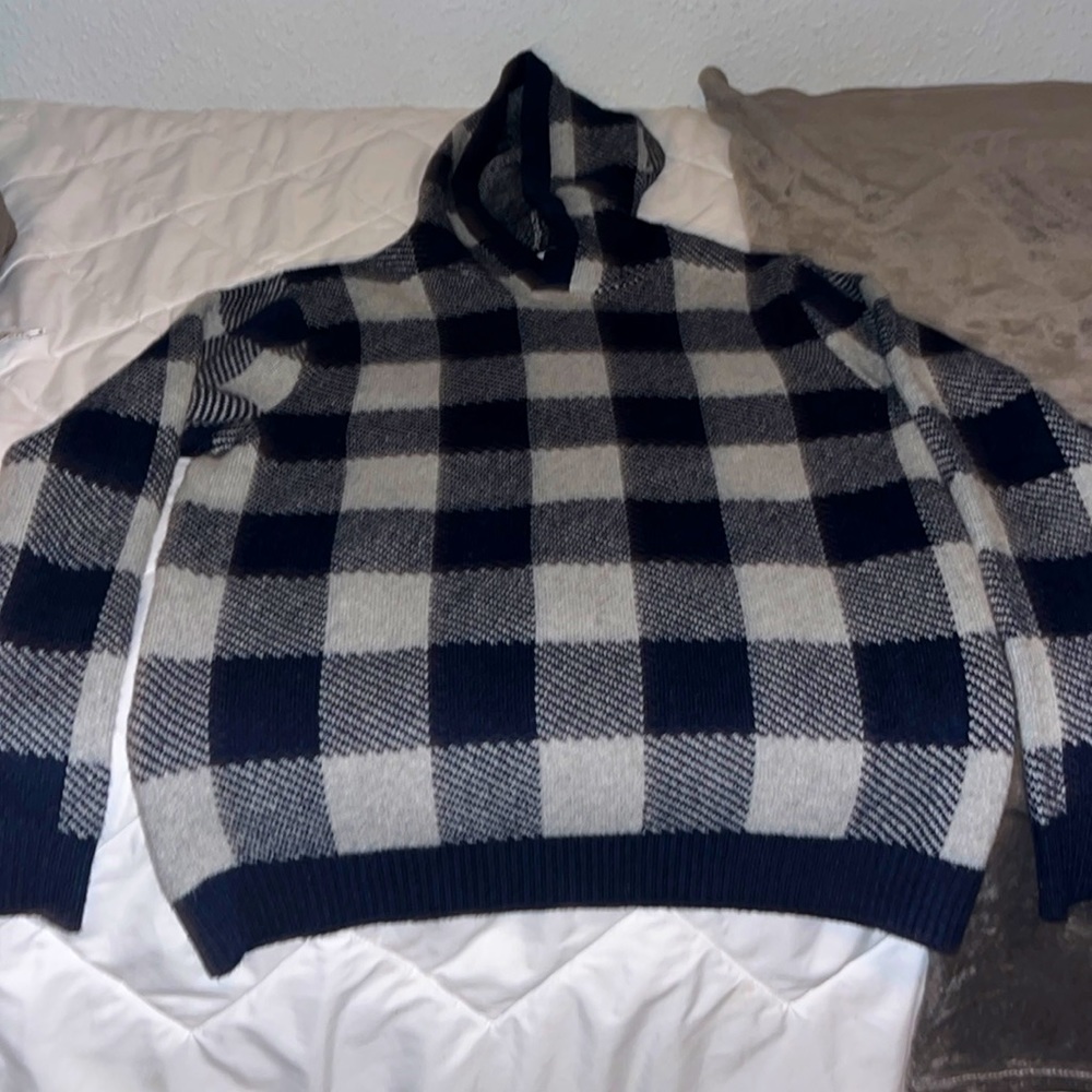 Good fellows knit hoodie